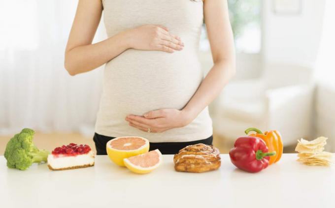 Những thực phẩm giúp thai nhi phát triển chiều cao