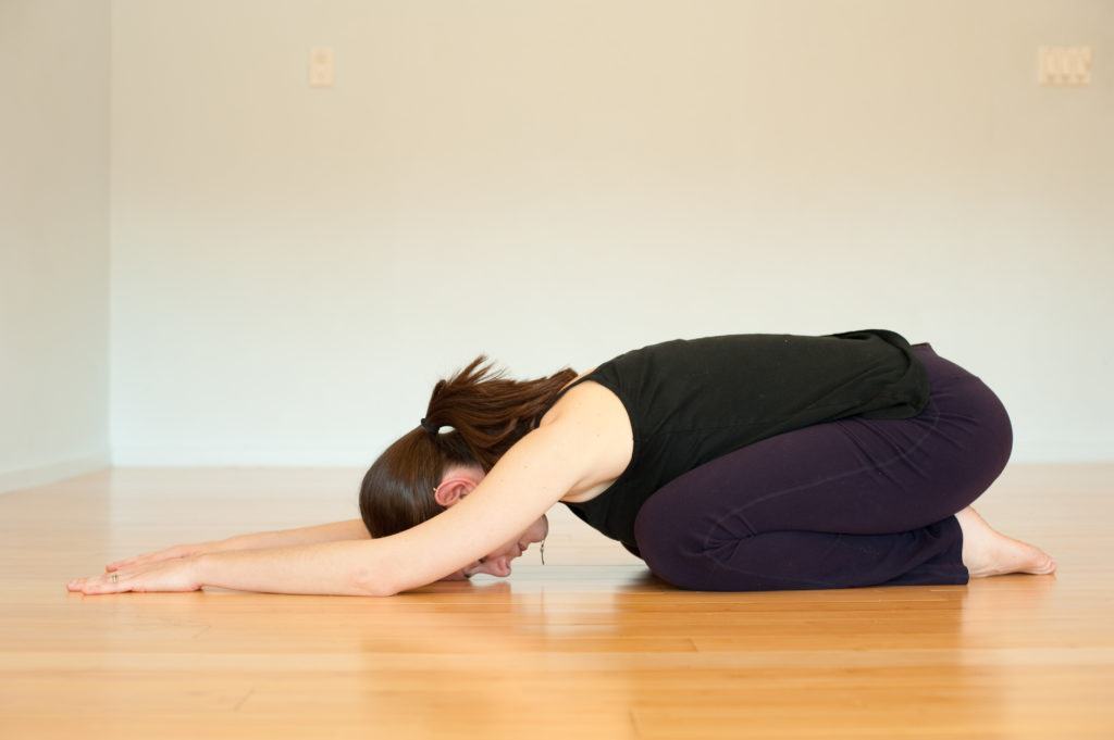 Các tư thế yoga giảm đau bụng kinh hiệu quả cho phái đẹp
