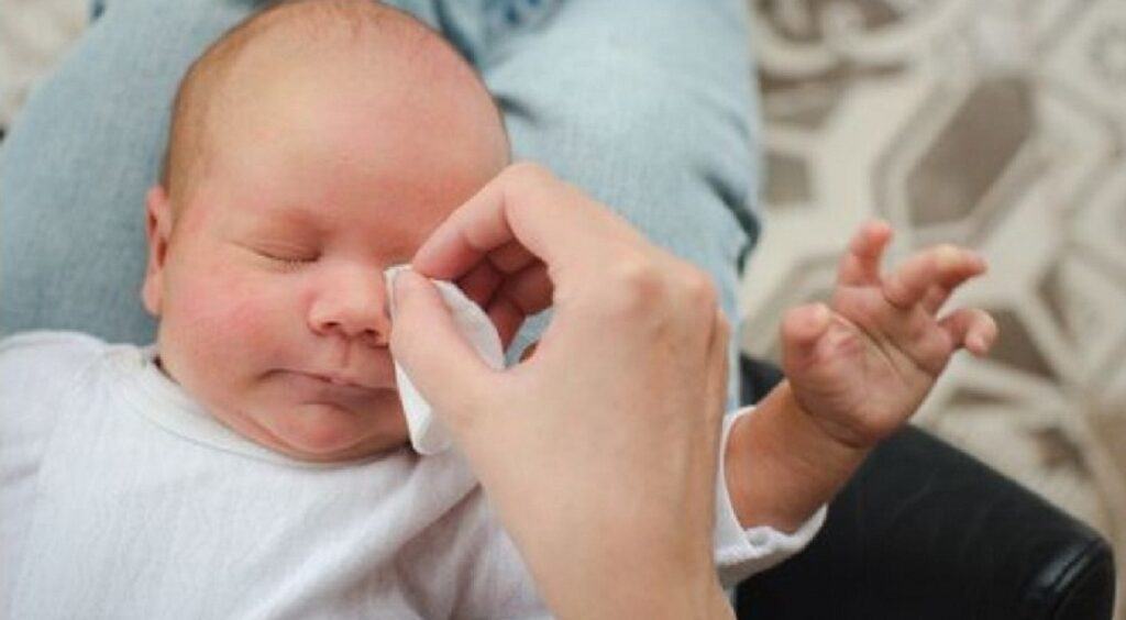 Những biện pháp phòng đau mắt đỏ cho bé mà bạn cần chú ý